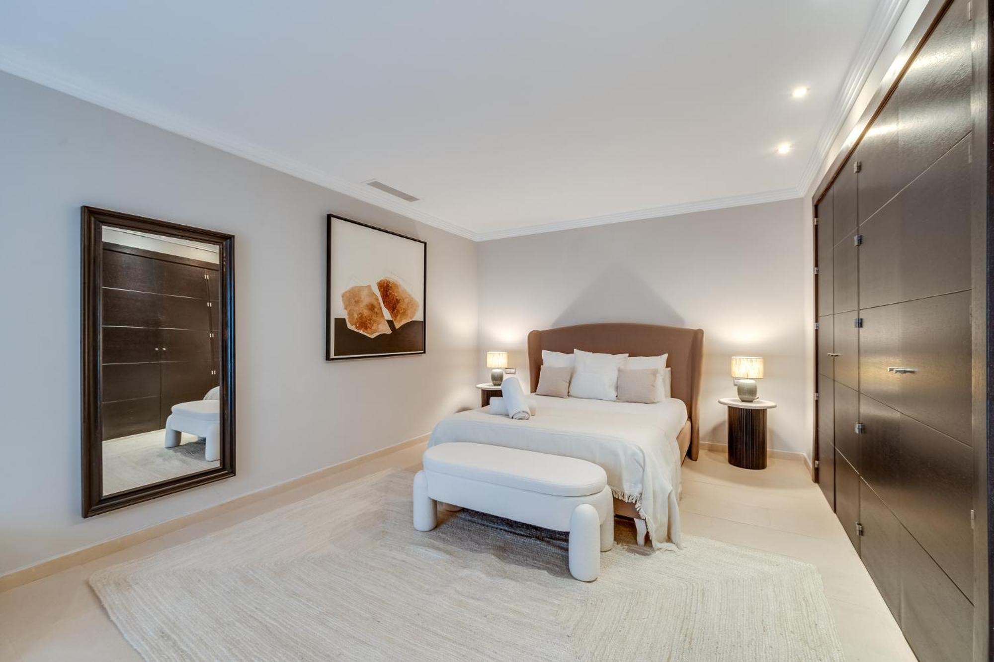Villa Vacation I Milka, Frontline Golf, Giant Private Heated Pool, Close To High-end Restaurants, 8min Puerto Banus, Cine Marbella