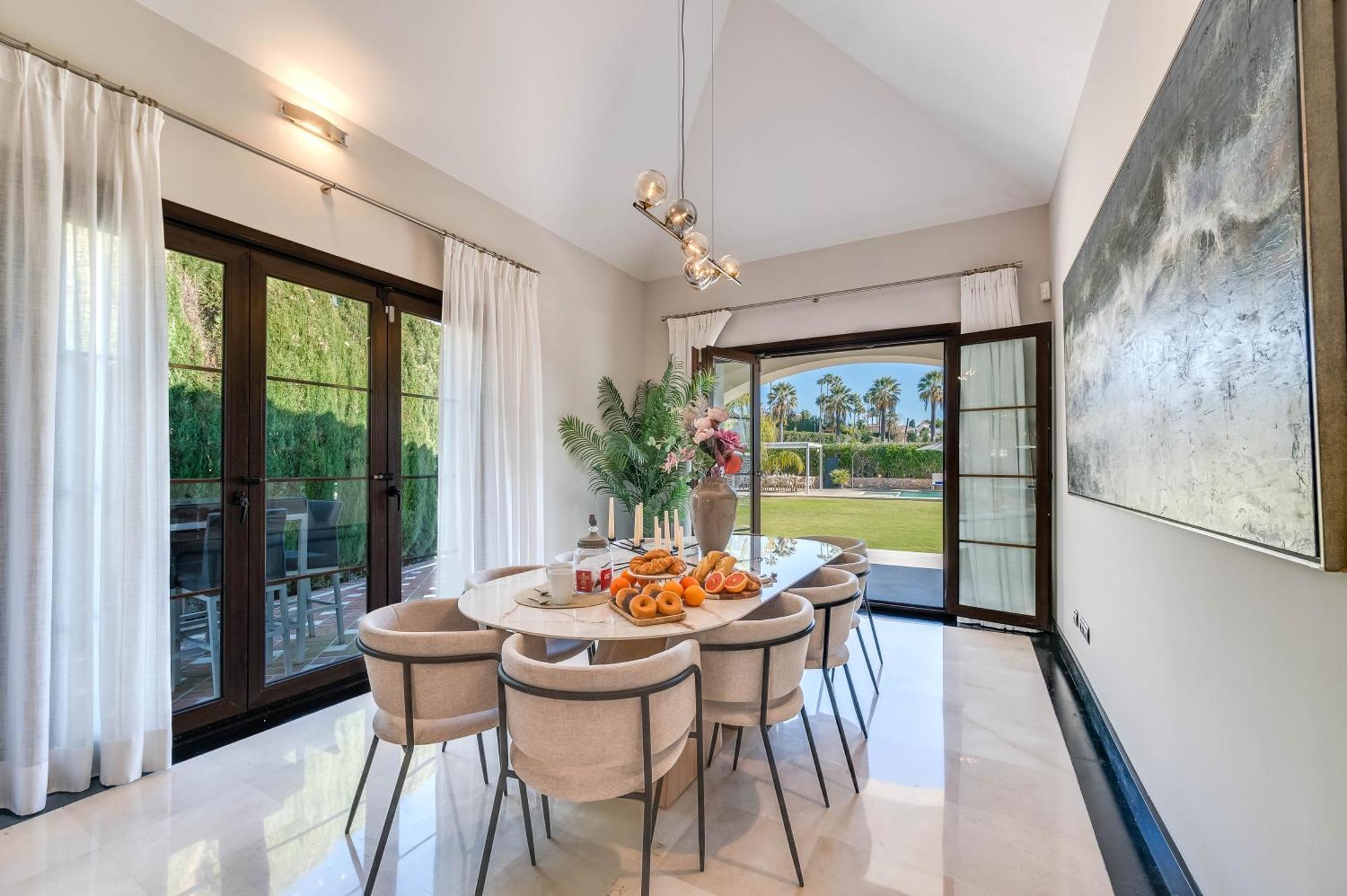 Vacation I Milka, Frontline Golf, Giant Private Heated Pool, Close To High-end Restaurants, 8min Puerto Banus, Cine Villa