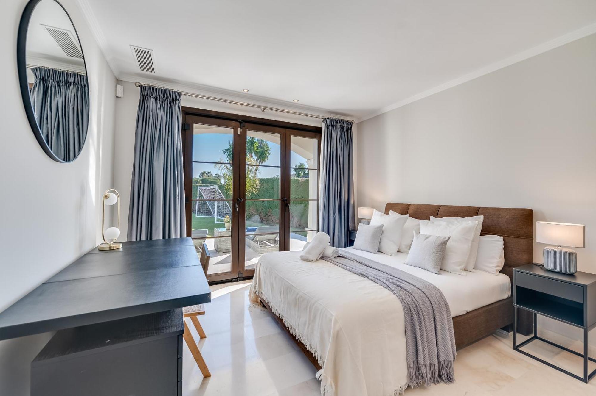Vacation I Milka, Frontline Golf, Giant Private Heated Pool, Close To High-end Restaurants, 8min Puerto Banus, Cine *