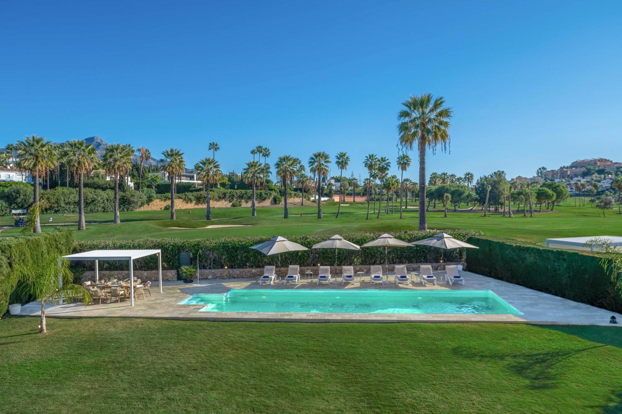 Vacation I Milka, Frontline Golf, Giant Private Heated Pool, Close To High-end Restaurants, 8min Puerto Banus, Cine Marbella