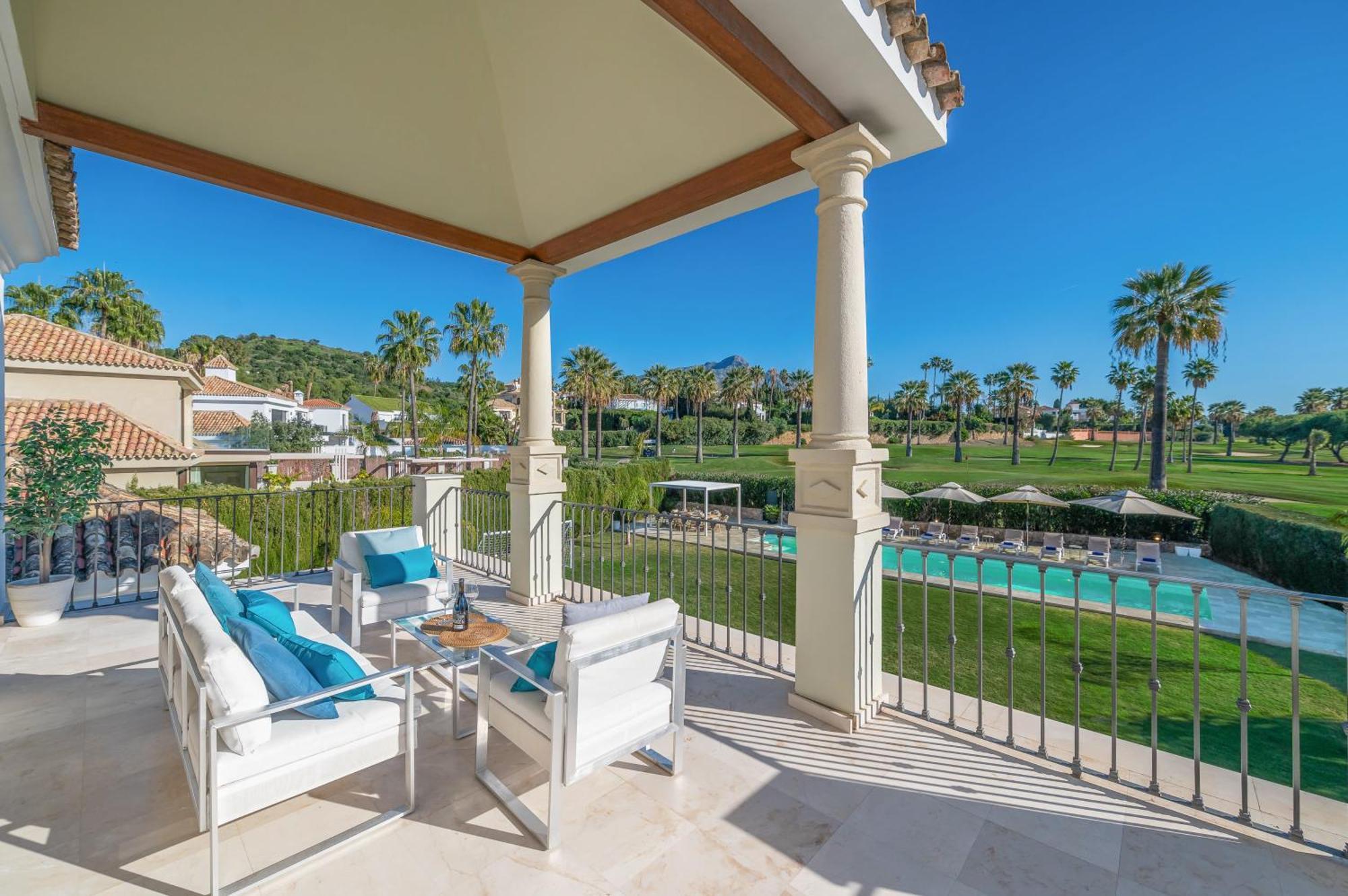 Villa Vacation I Milka, Frontline Golf, Giant Private Heated Pool, Close To High-end Restaurants, 8min Puerto Banus, Cine Marbella