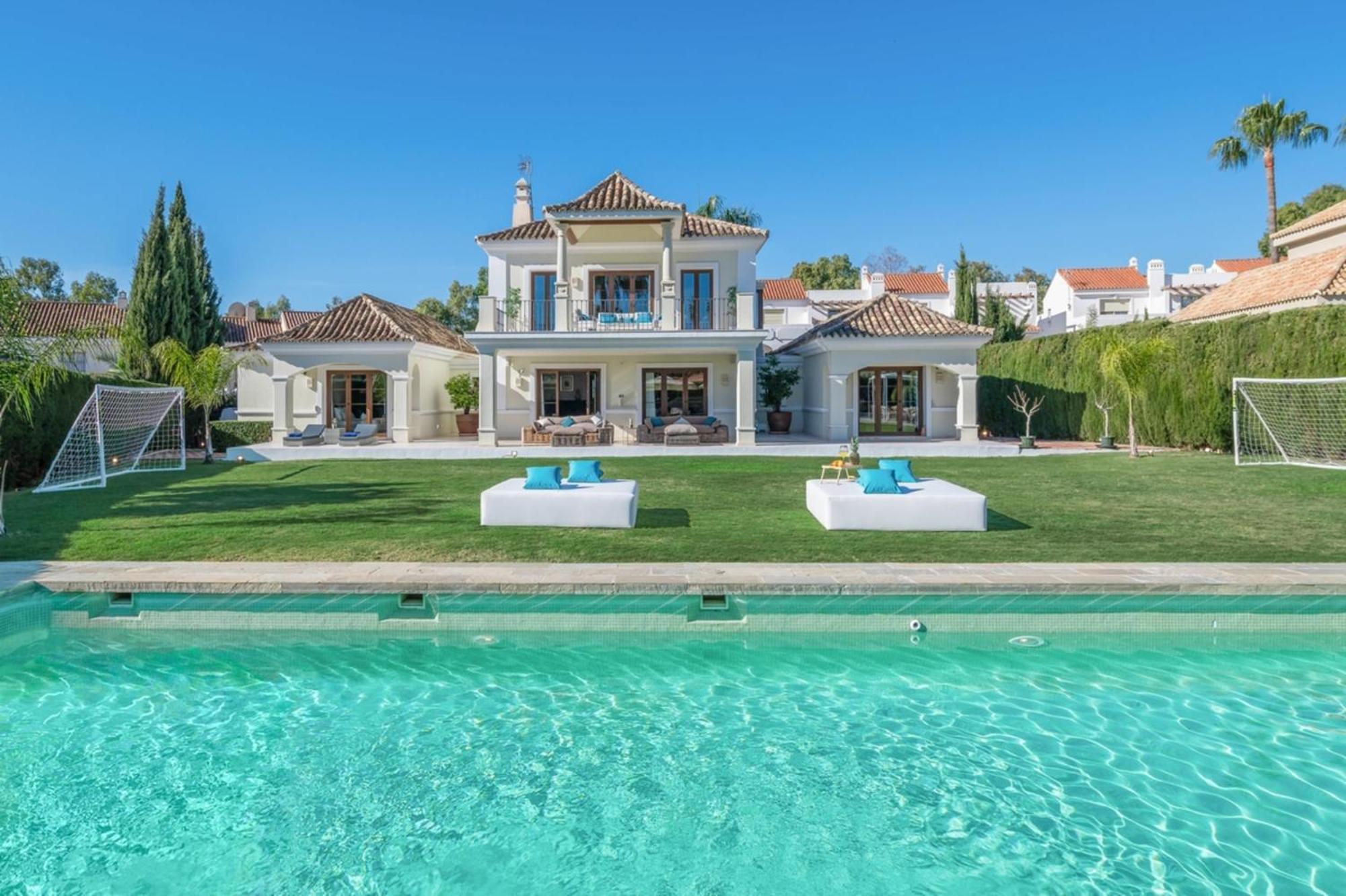 Vacation I Milka, Frontline Golf, Giant Private Heated Pool, Close To High-end Restaurants, 8min Puerto Banus, Cine * Marbella