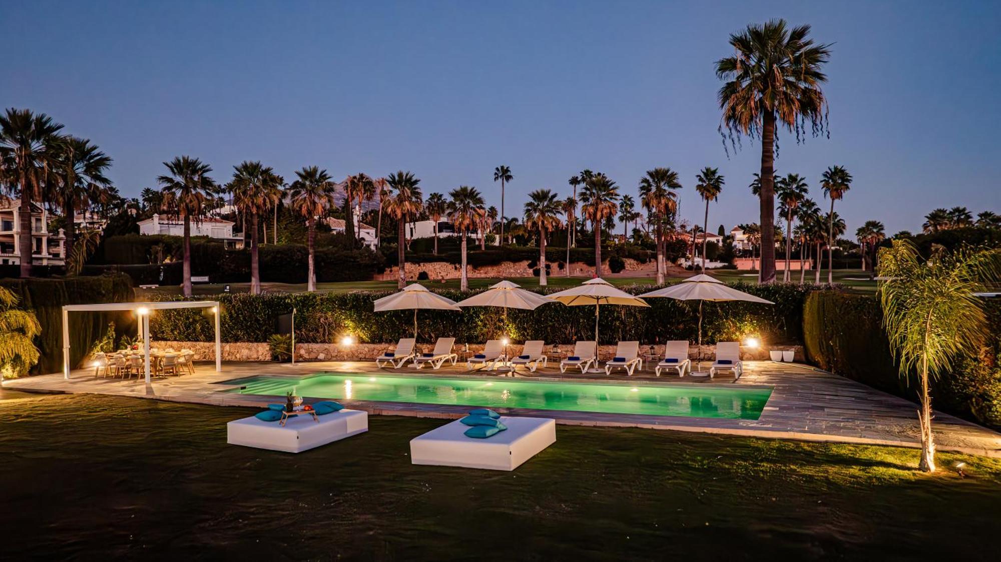 Vacation I Milka, Frontline Golf, Giant Private Heated Pool, Close To High-end Restaurants, 8min Puerto Banus, Cine Marbella