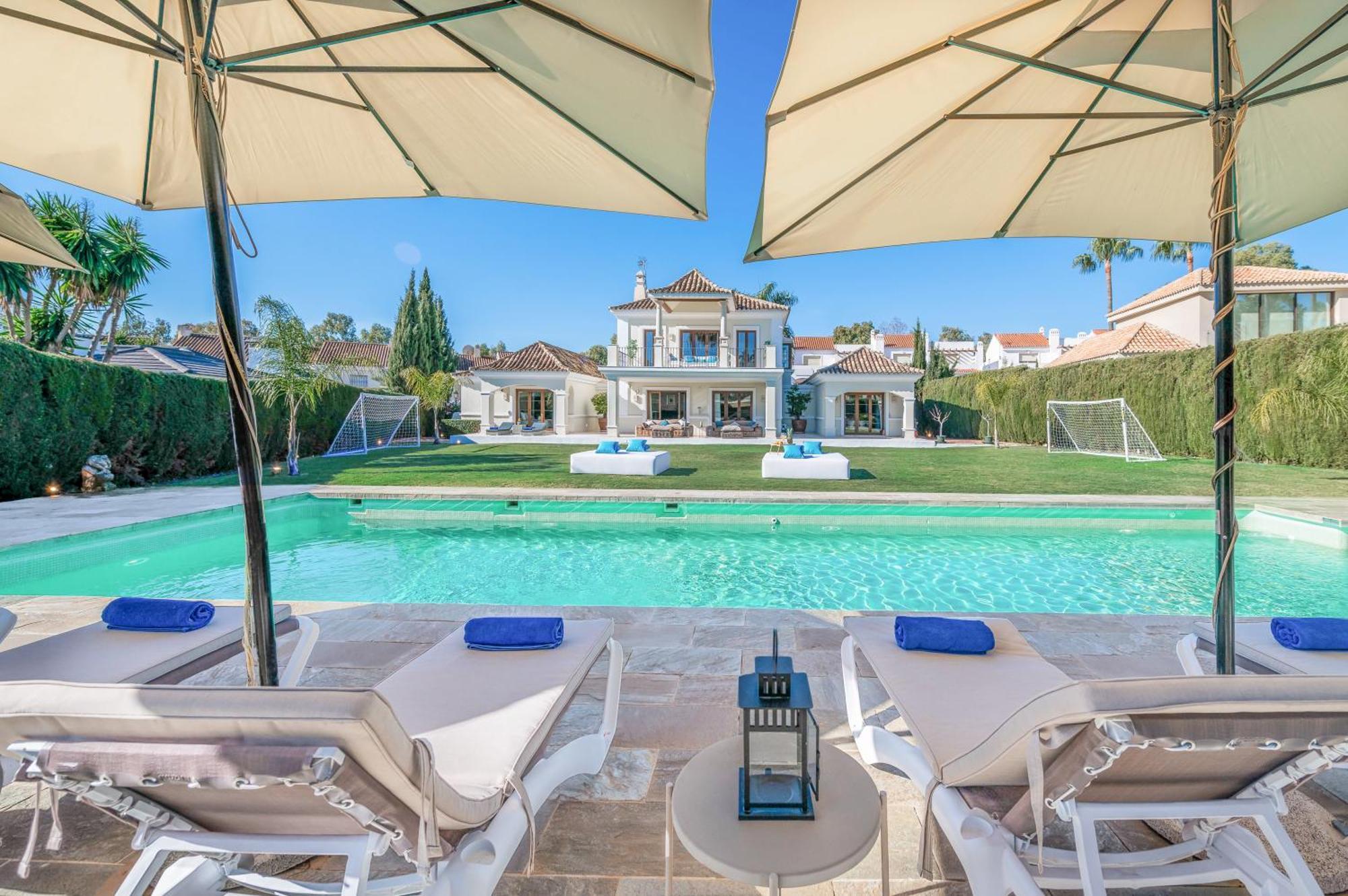 Vacation I Milka, Frontline Golf, Giant Private Heated Pool, Close To High-end Restaurants, 8min Puerto Banus, Cine * Marbella